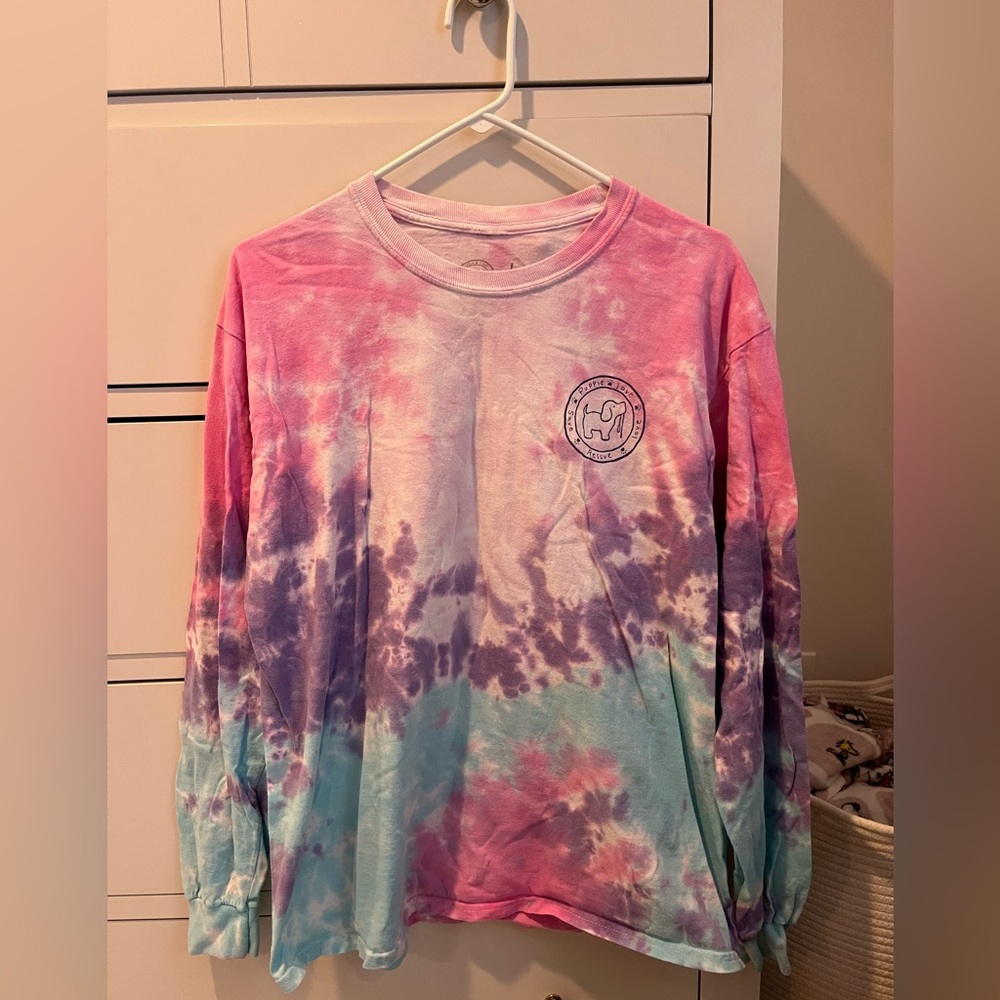 Women’s size large tie dye puppie love long sleeve